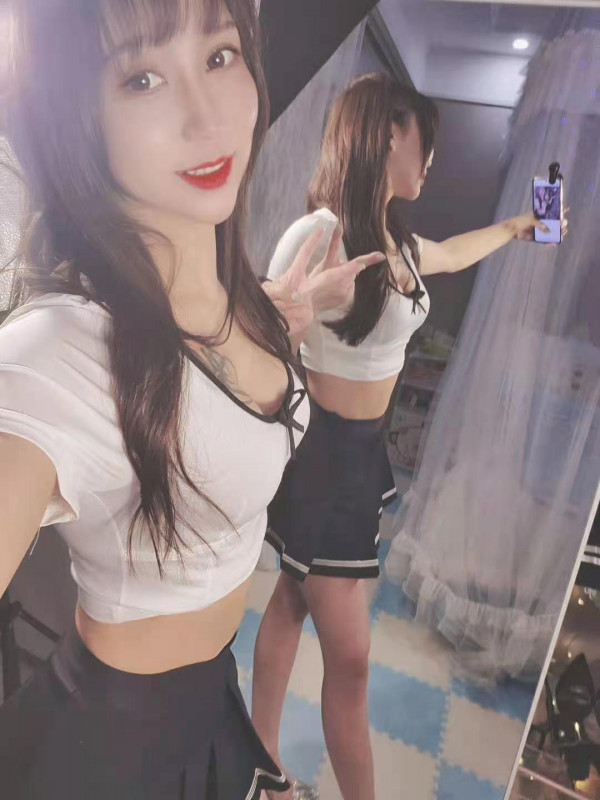 世纪广场附近妹妹